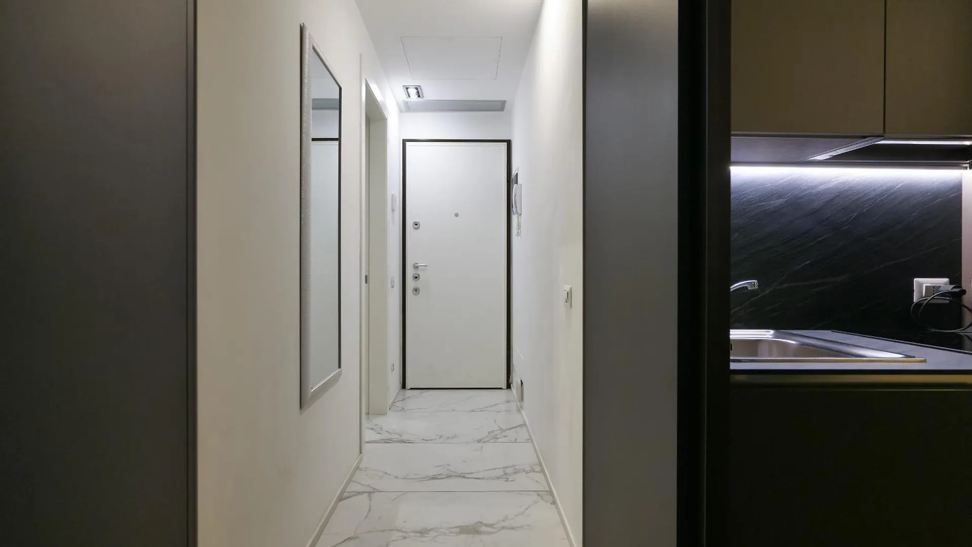 Center Luxury Flat B Apartman Milánó 0*,  Olaszország